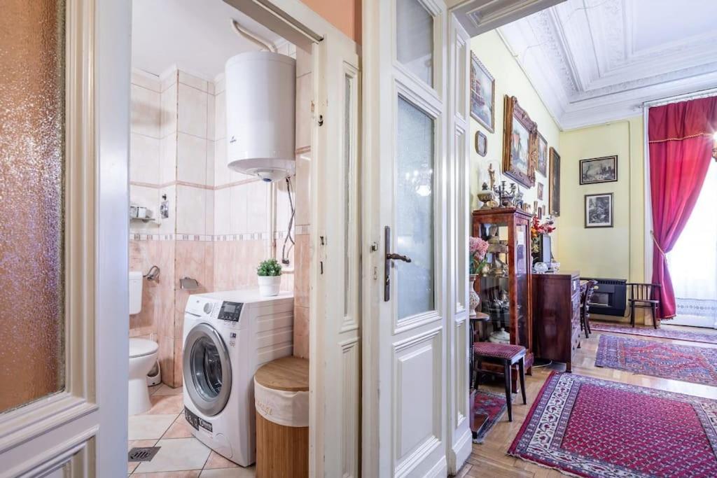 Jozsef-Corvin Central Budapest Exteriör bild