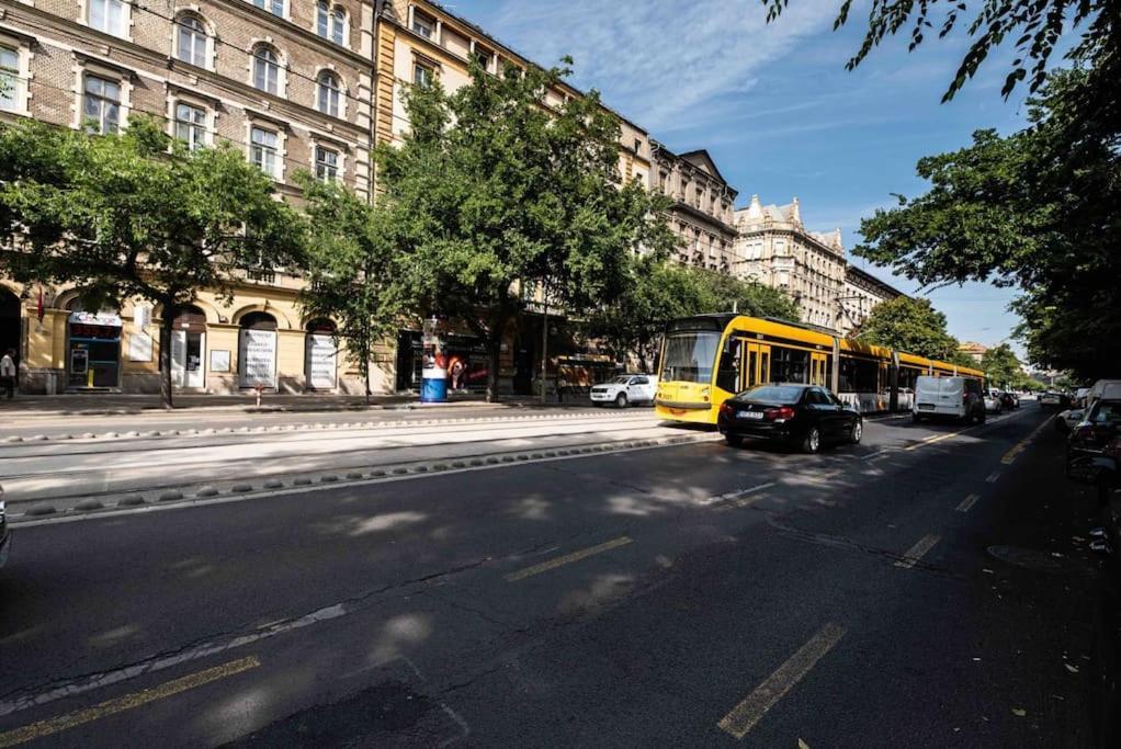 Jozsef-Corvin Central Budapest Exteriör bild